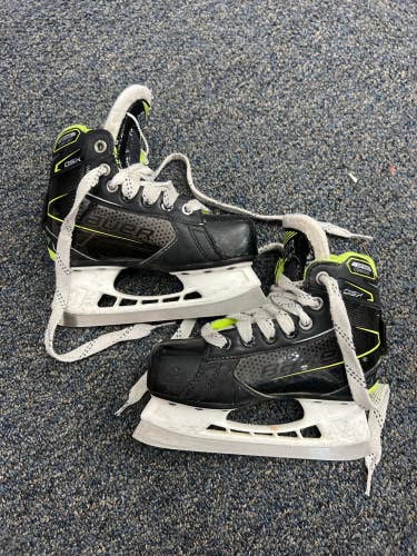 Youth Bauer GSX Hockey Goalie Skates Regular Width 12 (Used)