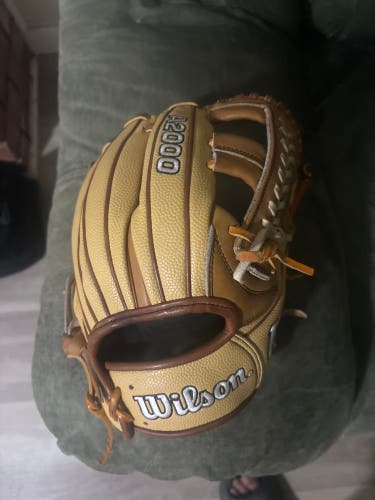 Wilson RH A2000 Baseball Glove 11.75" (Used)