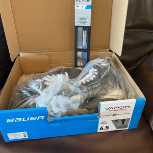 Bauer Vapor Hyperlite 2 Hockey Skates Regular Width  6.5 (New)