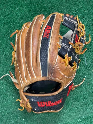 Brown Wilson A2K RH Infield Baseball Glove 11.75" (Used)
