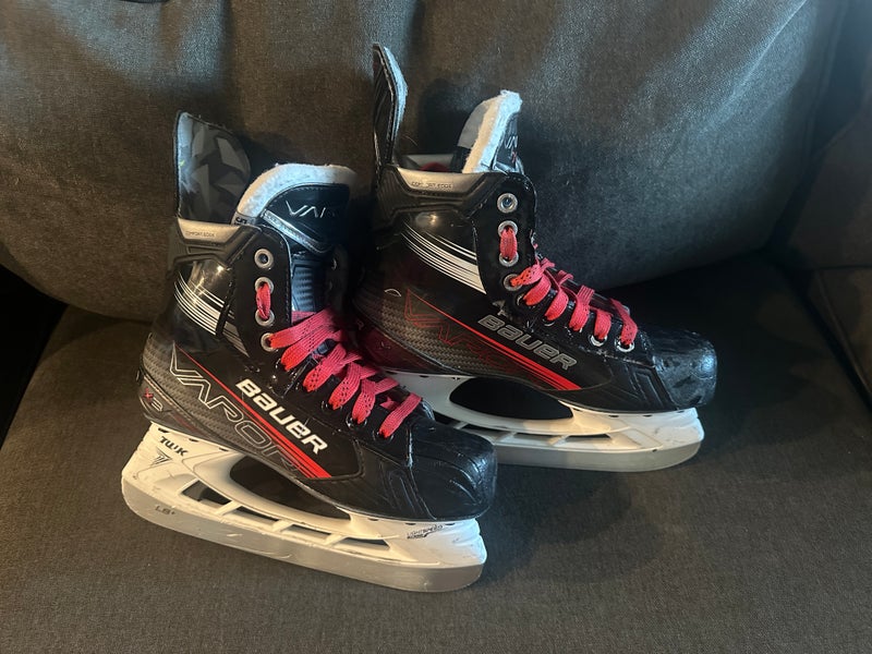 2023 Bauer Vapor X3 Hockey Skates Size 5.5 (Used)