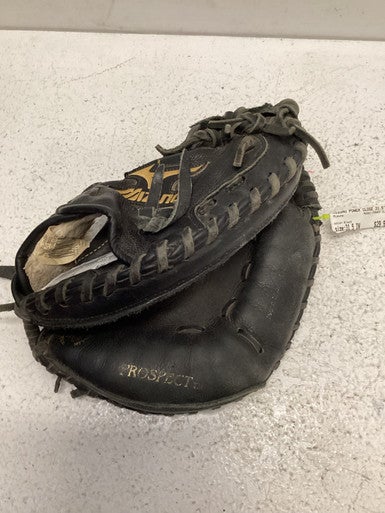Used Mizuno POWER CLOSE BB/SB Catchers RH Throw Black 31 1/2" 11443-S000196276