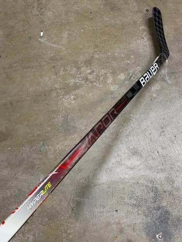 Intermediate Bauer Vapor Hyperlite Hockey Stick Left Hand P88 (Cut-1")