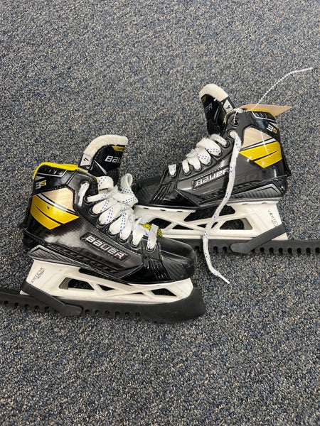 Intermediate Bauer Supreme 3S Hockey Goalie Skates | Size 4