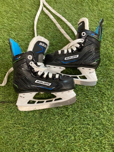 Youth Bauer XLP Hockey Skates 8 (Used)