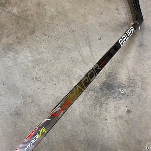 Intermediate Bauer Vapor Hyperlite Hockey Stick Left Hand P88 (Used)