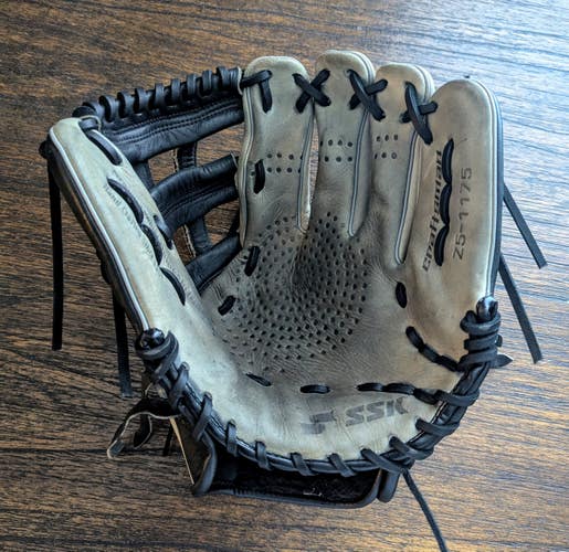 SSK RH Z5 - New Laces - Baseball Glove 11.75" (Used)