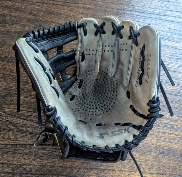 SSK RH Z5 - New Laces - Baseball Glove 11.75" (Used)