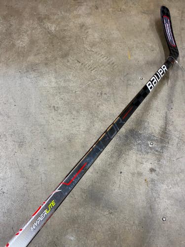 NEW Intermediate Bauer Vapor Hyperlite Hockey Stick Left Hand P88 (62")