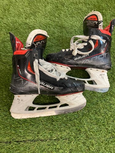Bauer Vapor 3X Pro Hockey Skates Size 6 (Used)