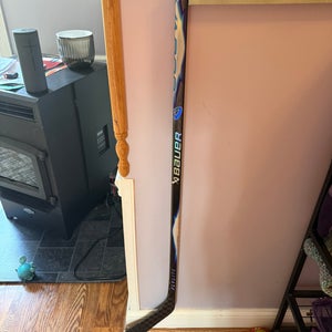 Youth Bauer Vapor FlyLite Right Handed Hockey Stick P92 (Used)