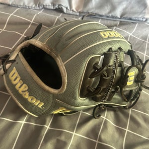 2021 Wilson RH Infield A2000 Baseball Glove 11.5" (Used)