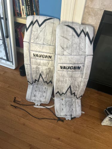 35" Vaughn Velocity V10 Pro Goalie Leg Pads (Used)