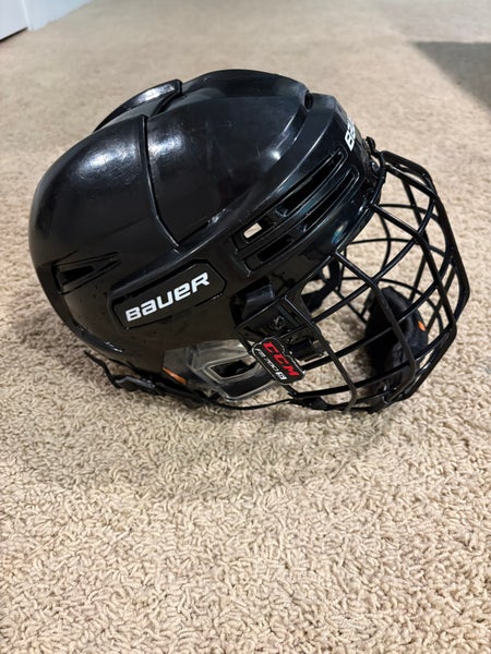 Small Bauer Re-Akt 75 Helmet (Used)