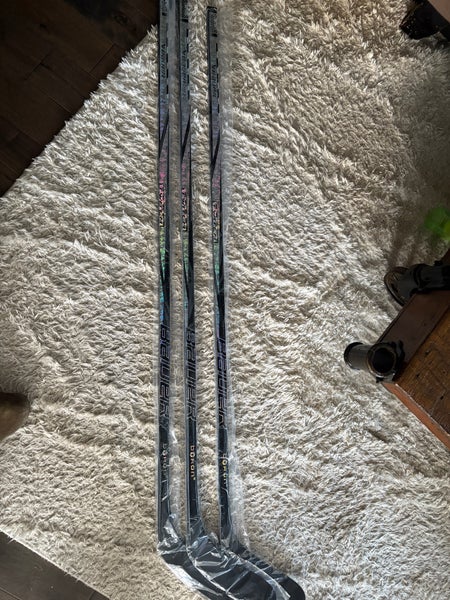 3 Senior Bauer Vapor Hyperlite 2 Left Hand Hockey Stick P28 Pro Stock (New)