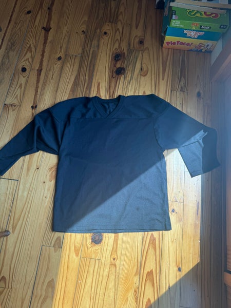 Black Kids Unisex XL CCM Jersey (Used)
