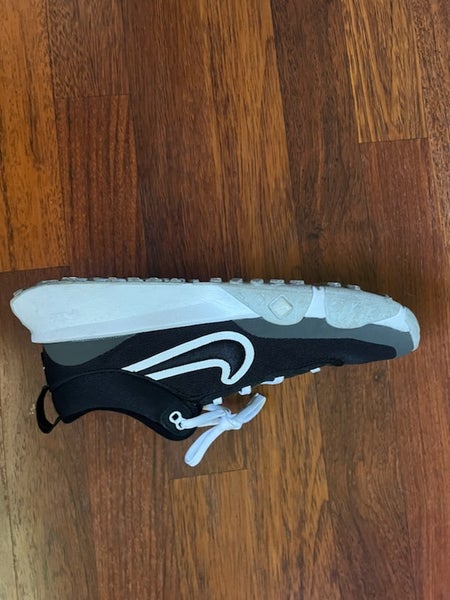 Black Men's Size M 7.5 (W 8.5) Youth Nike Low Top Turf Cleats (Used)