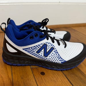 White Women's Size M 7.5 (W 8.5) New Balance Low Top Turf Cleats (New)
