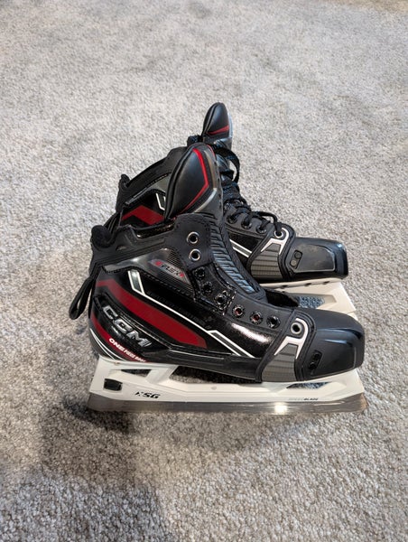 CCM Extreme Flex 6 Hockey Goalie Skates Extra Wide Width 7.5 (Used)