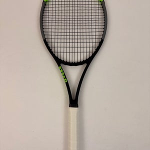 Wilson Blade 98 18x20 V7, 4 3/8 Very Good Condition