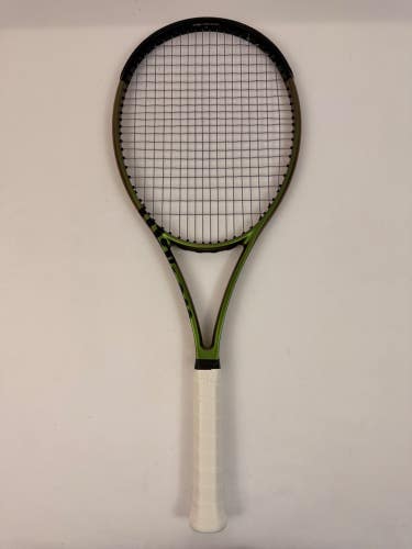 Wilson Blade 98 18x20 V8, 4 1/4 Excellent 9/10