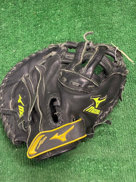 Black Mizuno Power Close RH Catcher's Baseball Glove 32.5" (Used)