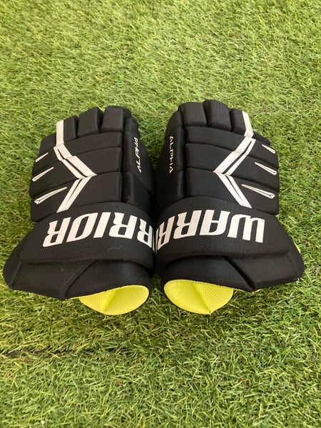 Black Junior Warrior Alpha DX5 Gloves 12" (Used)