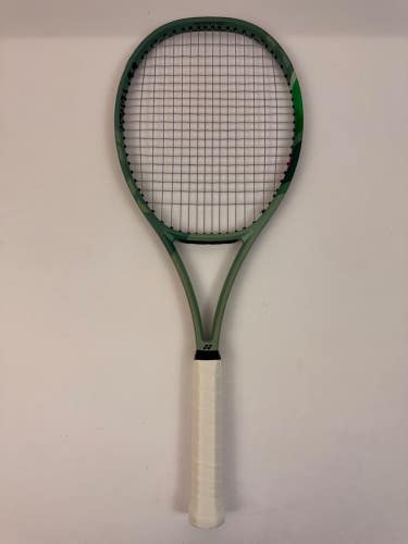 Yonex Percept 97 310, 4 3/8 Very Good Condition