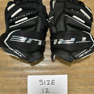 TRUE Hockey gloves