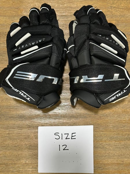 TRUE Hockey gloves