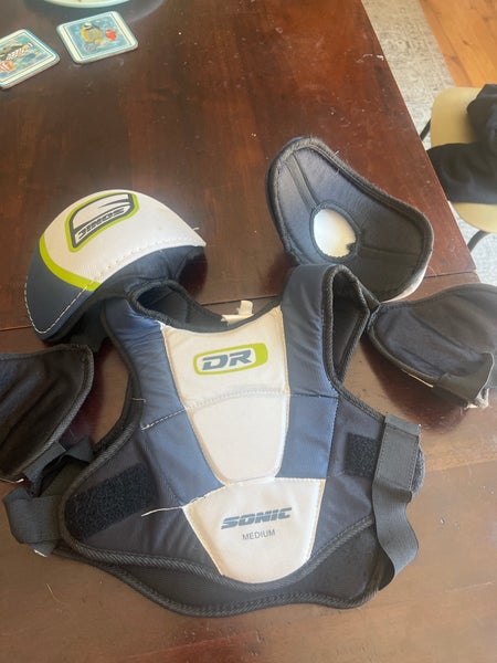 Junior Medium Bauer Ultra Sonic Shoulder Pads (Used)