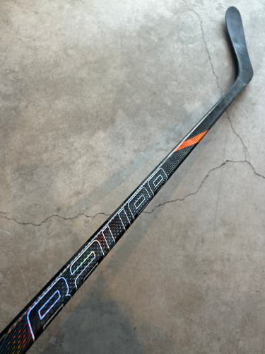 P28 70 Flex Senior Bauer Proto R Left Hand Hockey Stick Pro Stock (Used)