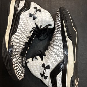 Under Armour Clutchfit Drive Basketball Shoes White Black Size 15