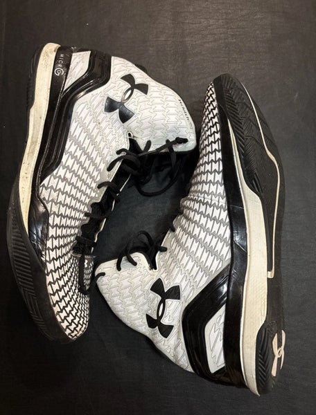 Under Armour Clutchfit Drive Basketball Shoes White Black Size 15