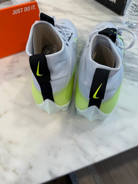 Men's Size M 12.5 (W 13.5) Nike Mid Top Detachable Cleats (New)