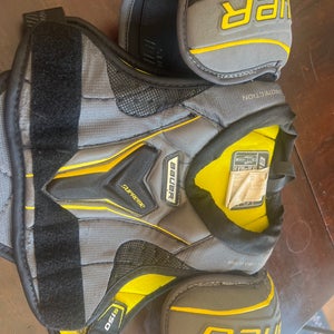 Junior Small Bauer Supreme S150 Shoulder Pads (Used)