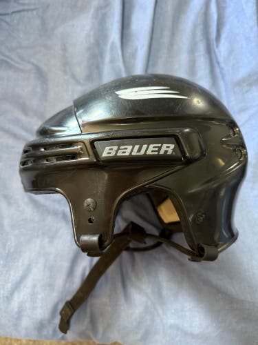 Large Bauer HH5000 Helmet