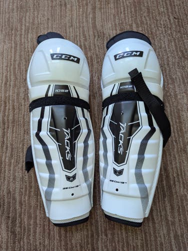 Youth CCM Tacks 1052 13" Shin Pads (New)