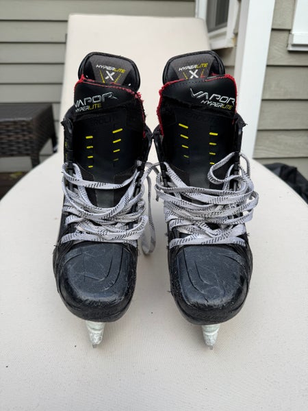 Bauer Vapor Hyperlite Hockey Skates Size 4.5 (Used)