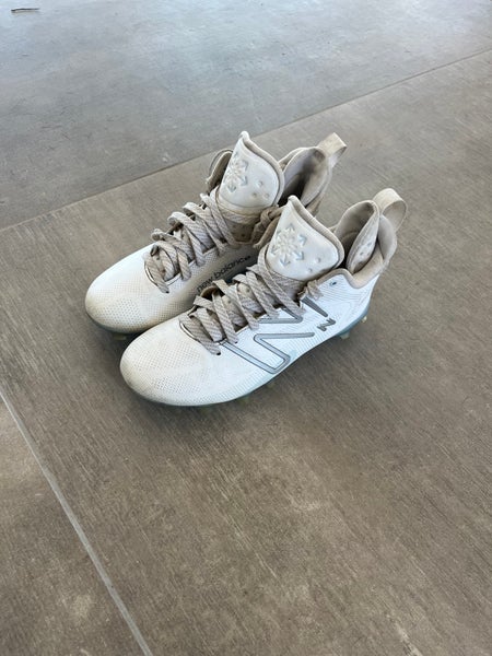White Men's Size M 7.5 (W 8.5) Adult New Balance Freeze 4.0 Mid Top Molded Cleats (Used)