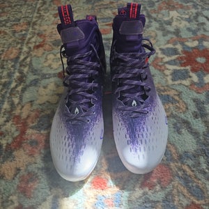 New Men's 13.0 Under Armour Spotlight Football Cleats Purple and White Metallic