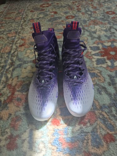New Men's 13.0 Under Armour Spotlight Football Cleats Purple and White Metallic