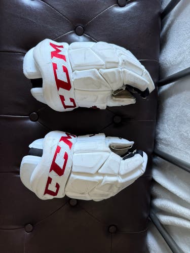 CCM HG45C Gloves 15" (Used)