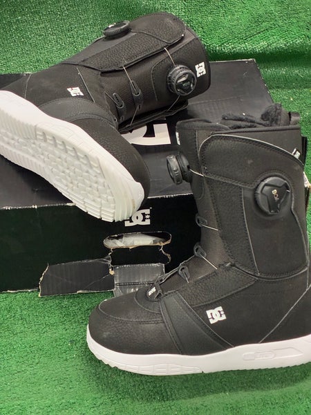W 7.5 DC Lotus Snowboard Boots (Used)