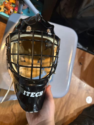 Senior Itech Goalie Mask (Used)