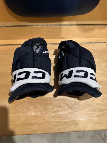 Colorado Avalanche CCM FT1 14” Gloves Flex Thumb