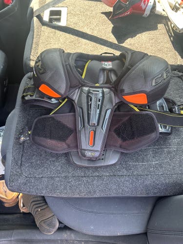 (Open To Fair Offers)Senior Small CCM Tacks ASV Shoulder Pads Barely Used