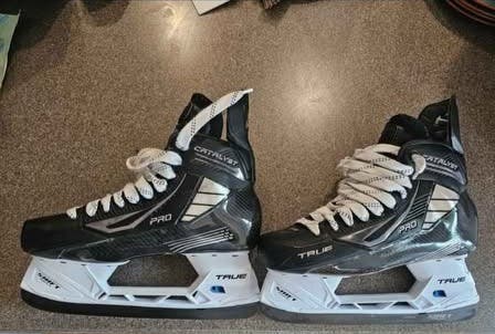 True Catalyst Pro Hockey Skates Regular Width 12 (Like New)
