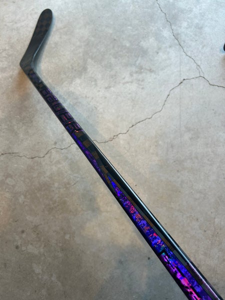 P28 70 Flex Senior Bauer Twitch Right Hand Hockey Stick Pro Stock (Used)