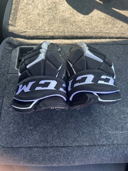 Used CCM Tacks 9080 Gloves 12"